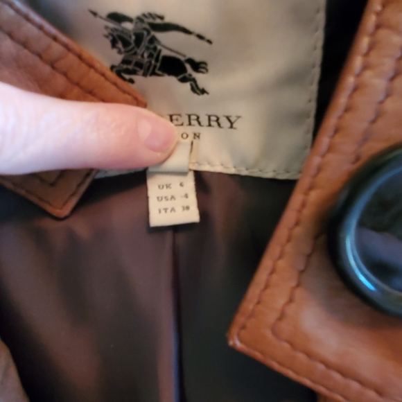 100% Authentic Burberry Cropped Lambskin Leather Jacket - Picture 5 of 16